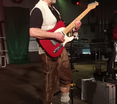 Sabbradi Partyband, Hochzeitsmusik Oberbayern, München, Ammersee für Event, Party und Hochzeit - unser GuitarHero